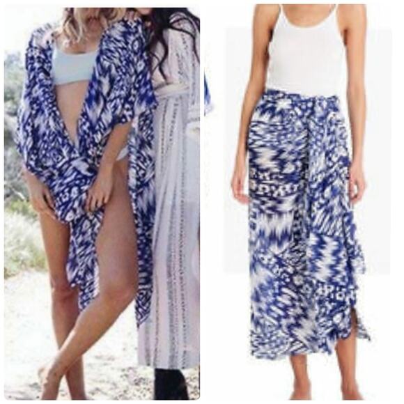 Michael Stars | Ruana Pattern Convertible Coverup - Picture 3 of 8